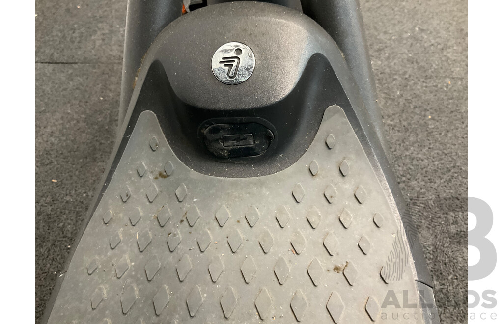 SEGWAY-NINEBOT F-Series Electric Scooter