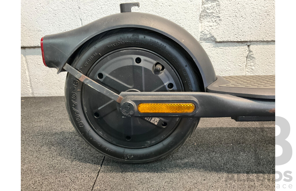 SEGWAY-NINEBOT F-Series Electric Scooter