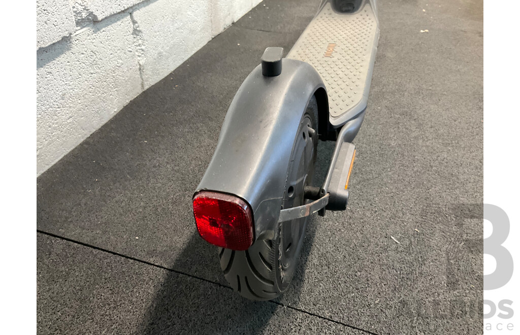 SEGWAY-NINEBOT F-Series Electric Scooter