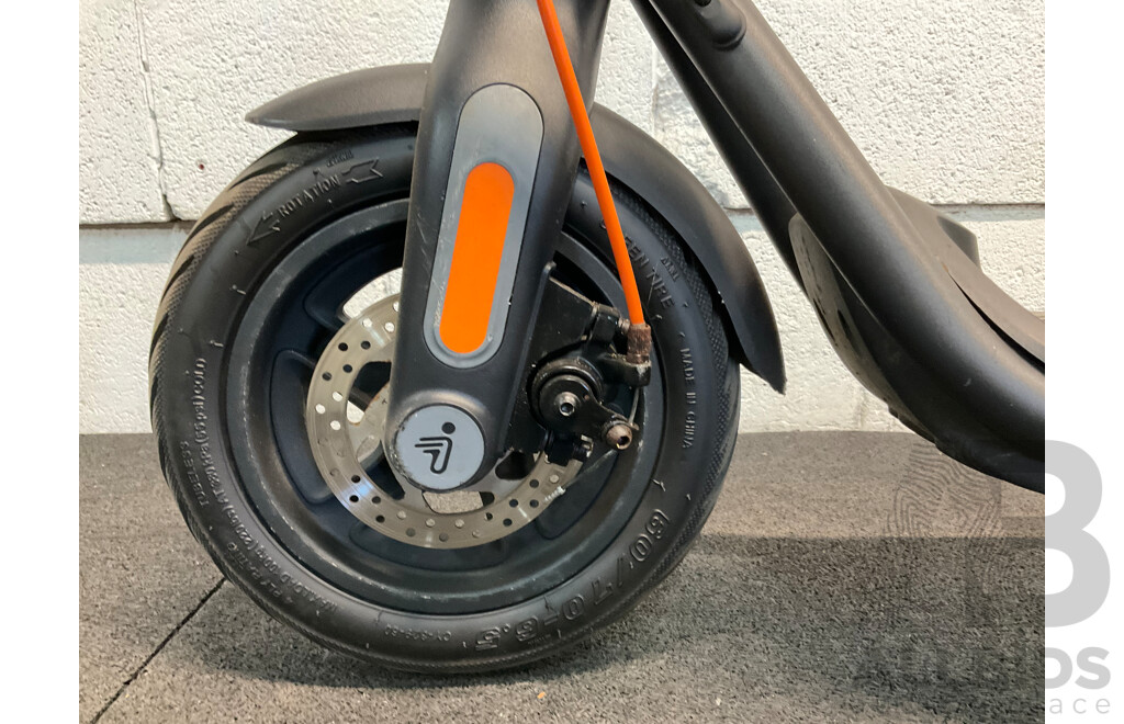 SEGWAY-NINEBOT F-Series Electric Scooter