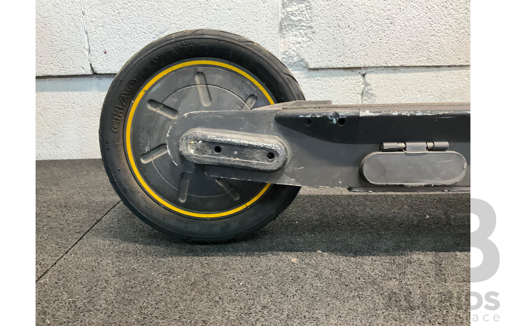 SEGWAY NINEBOT Max G30 Electric Scooter