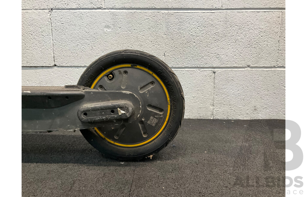 SEGWAY NINEBOT Max G30 Electric Scooter