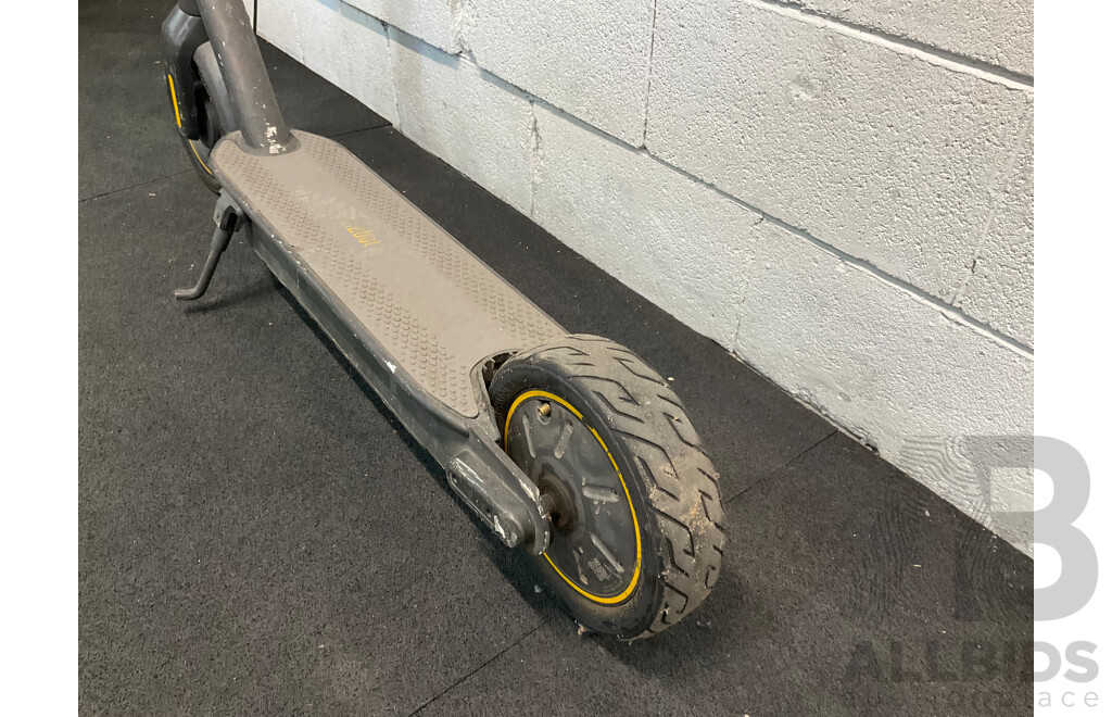 SEGWAY NINEBOT Max G30 Electric Scooter
