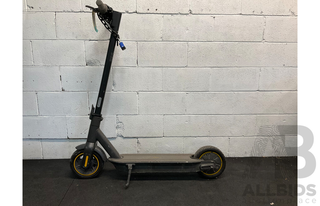 SEGWAY NINEBOT Max G30 Electric Scooter