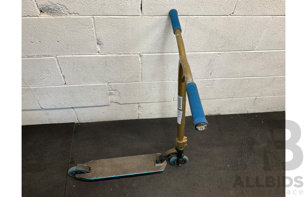 MADD GEAR (MGP) Origin Team Stunt Scooter