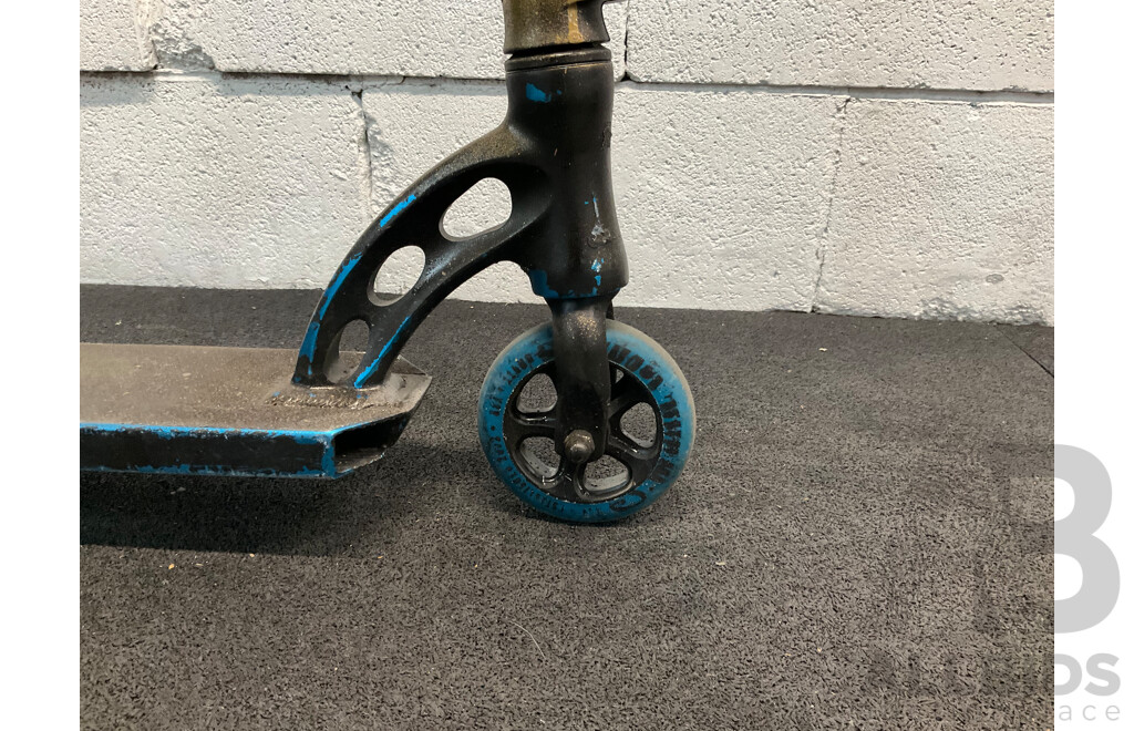 MADD GEAR (MGP) Origin Team Stunt Scooter