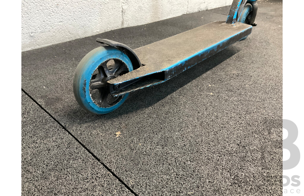 MADD GEAR (MGP) Origin Team Stunt Scooter