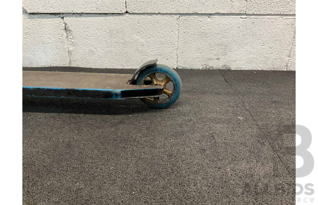 MADD GEAR (MGP) Origin Team Stunt Scooter