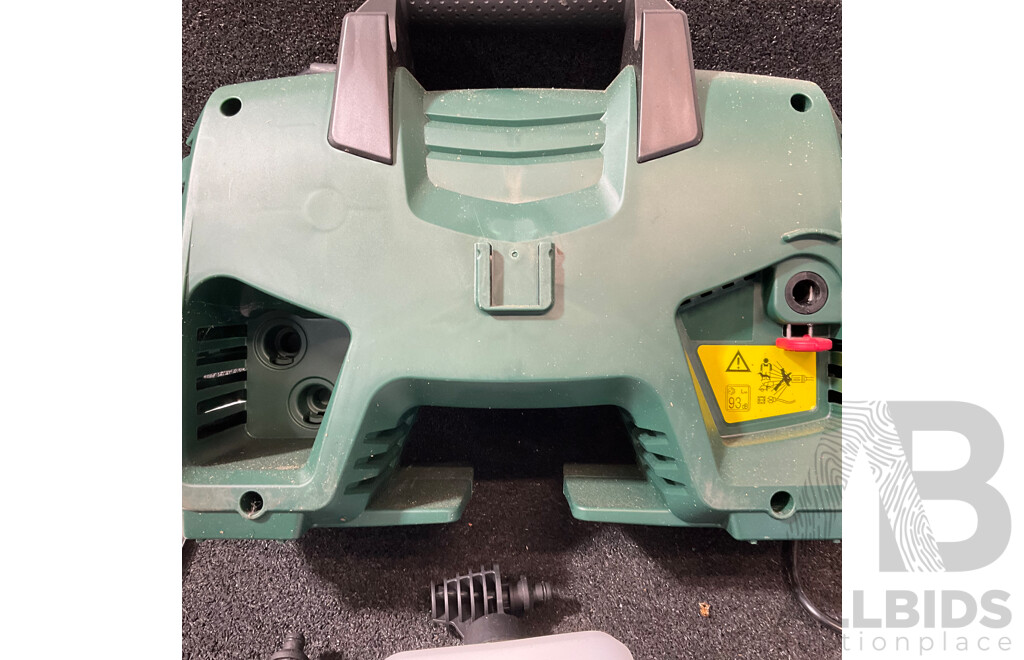 BOSCH EasyAquatak 120 Pressure Washer
