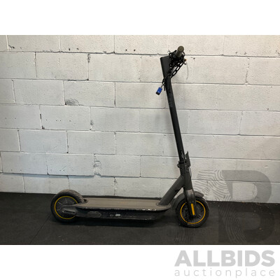 SEGWAY NINEBOT Max G30 Electric Scooter