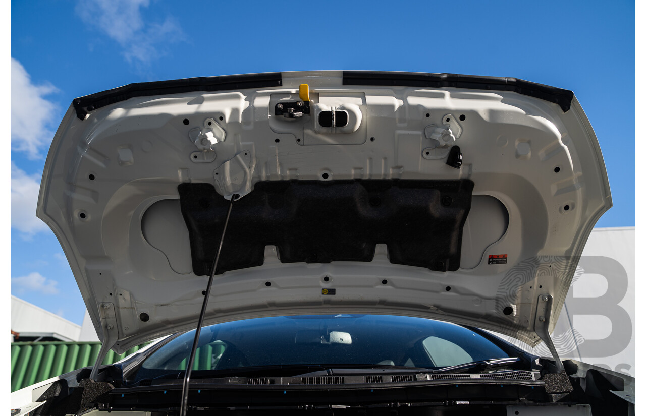 02/2022 Nissan Leaf EV ZE1 MY22 4d Hatchback Arctic White Battery Electric Vehicle 110kw