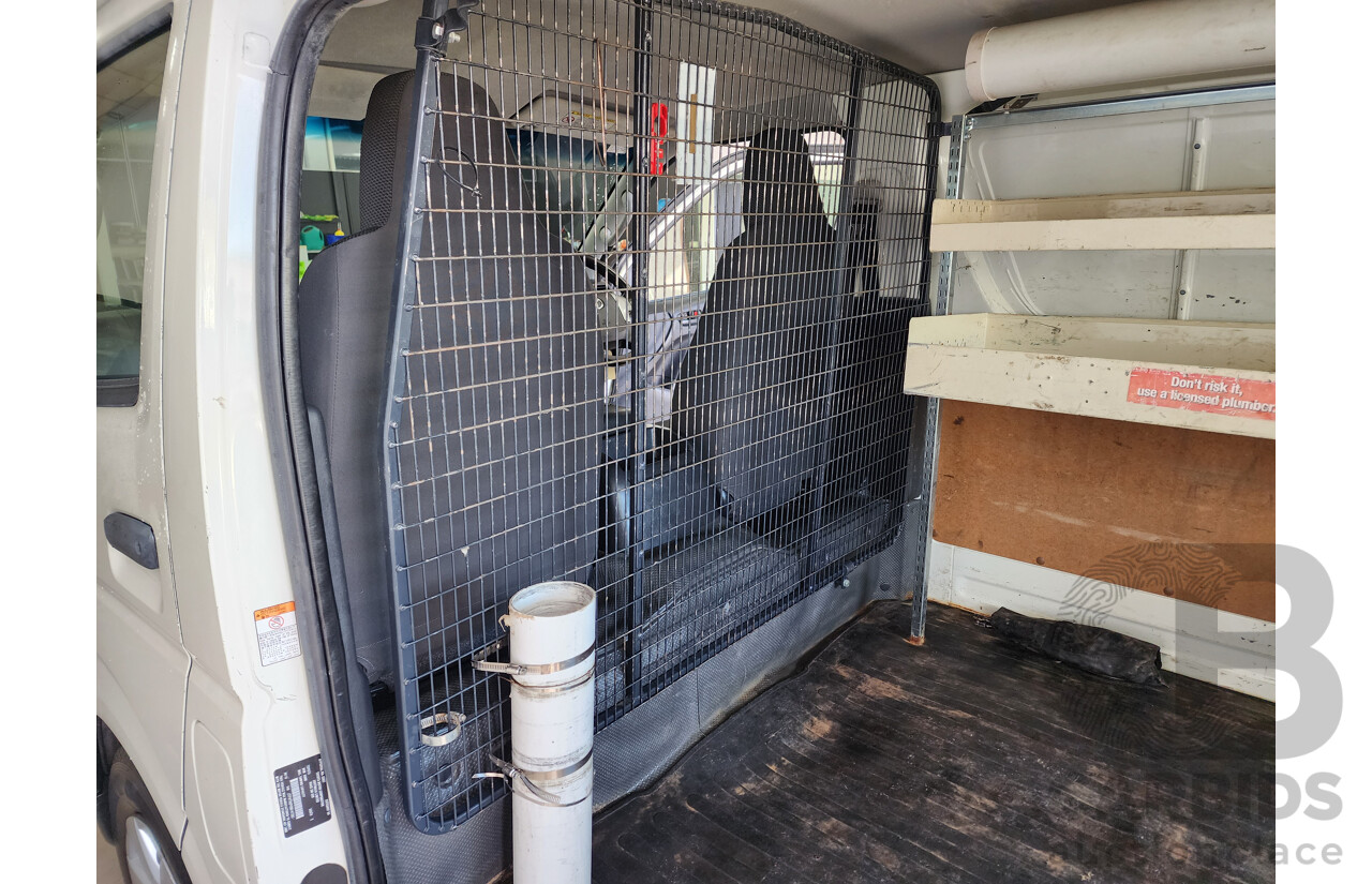 04/2016 Toyota Hiace LWB KDH201R MY15 4d Van White 3.0L