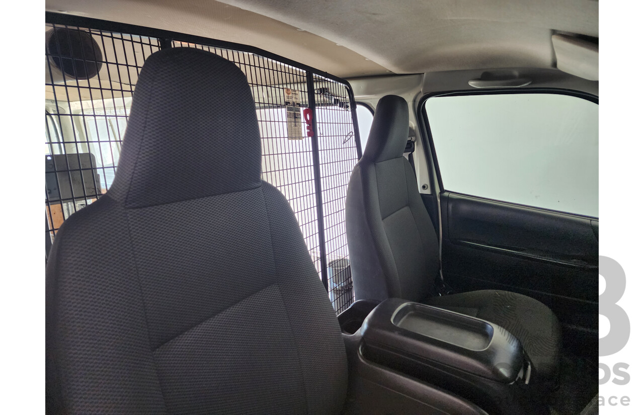 04/2016 Toyota Hiace LWB KDH201R MY15 4d Van White 3.0L