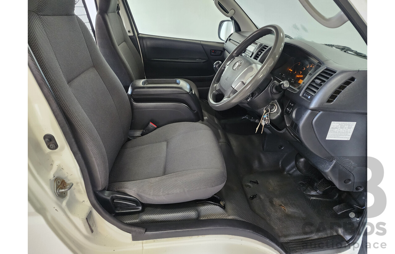 04/2016 Toyota Hiace LWB KDH201R MY15 4d Van White 3.0L