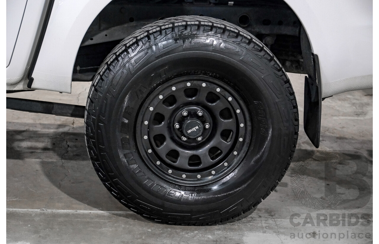 04/2021 Nissan Navara ST (4x4) D23 MY21 Dual Cab P/Up Alpine White Twin Turbo Diesel 2.3L