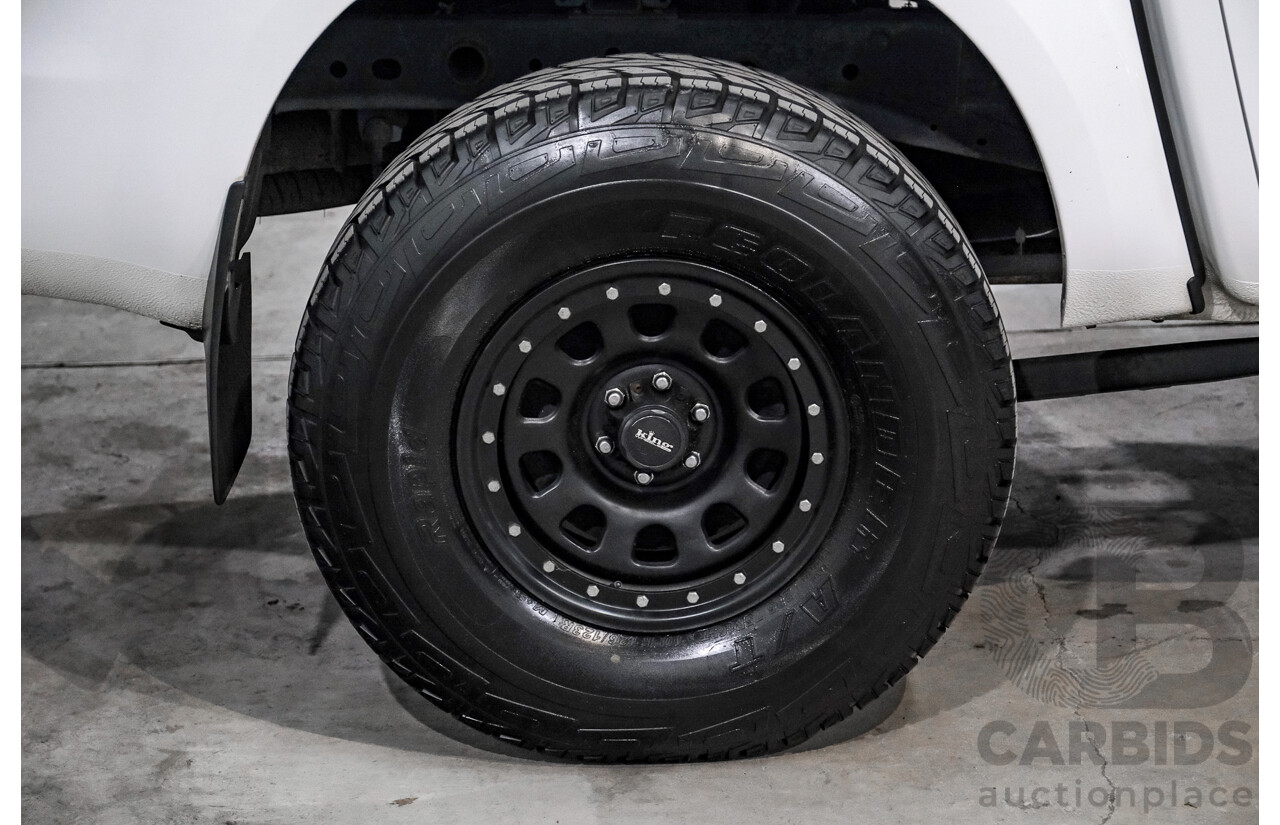 04/2021 Nissan Navara ST (4x4) D23 MY21 Dual Cab P/Up Alpine White Twin Turbo Diesel 2.3L