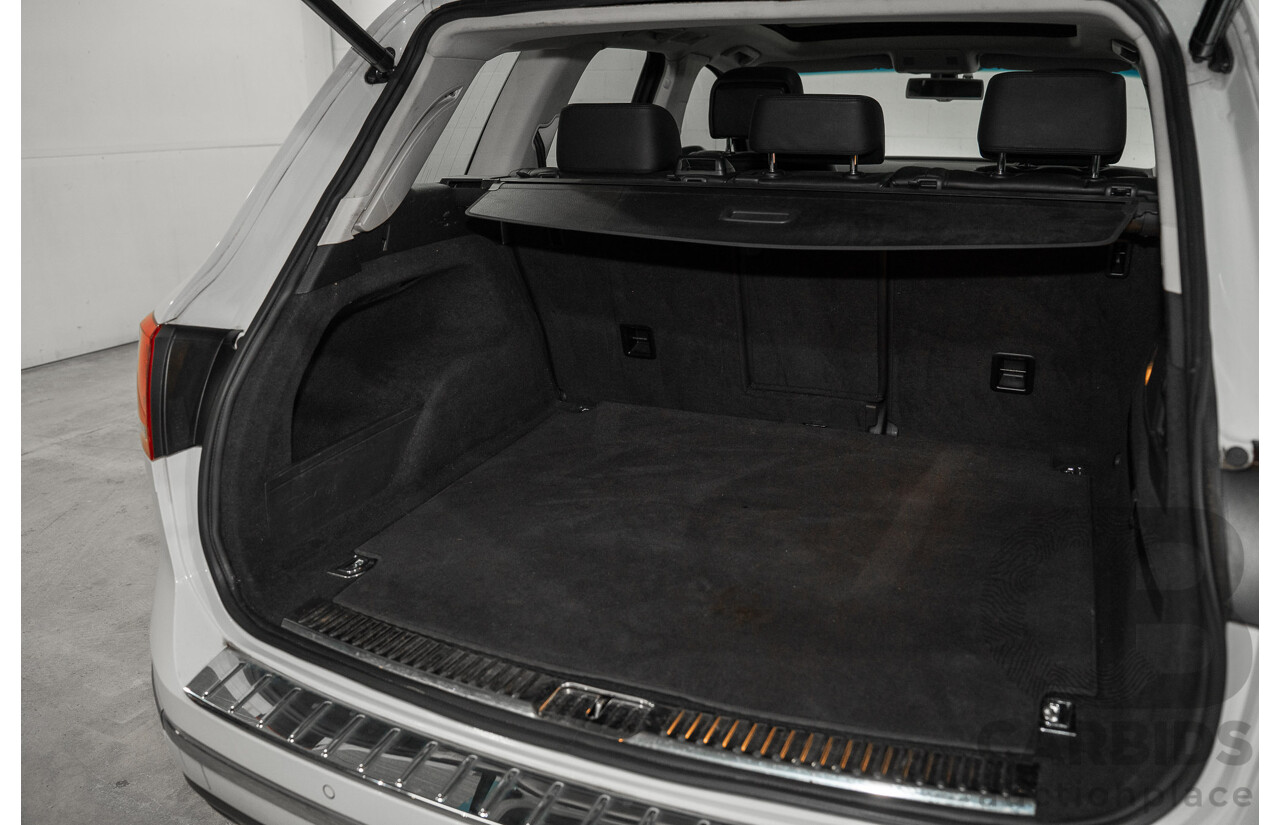 05/2015 Volkswagen Touareg V6 TDI (AWD) 7P MY15 4D Wagon White Turbo Diesel V6 3.0L