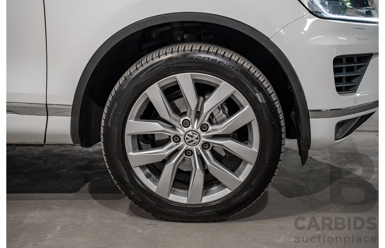 05/2015 Volkswagen Touareg V6 TDI (AWD) 7P MY15 4D Wagon White Turbo Diesel V6 3.0L