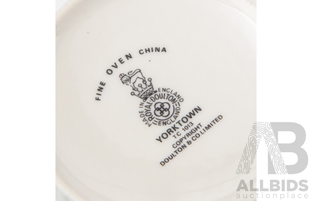 Royal Doulton ' Yorktown' 68 Piece Dinner Service