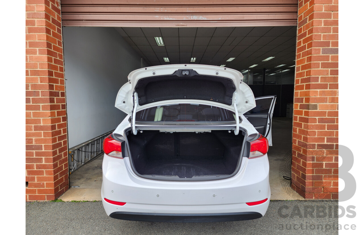 03/2015 Hyundai Elantra Active Special Edition MD SERIES 2 (MD3) 4d Sedan White 1.8L