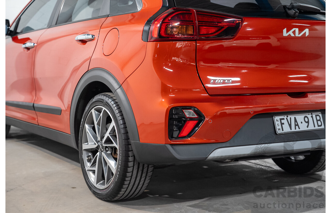 08/2021 Kia Niro HEV Sport DE MY21 4D Wagon Sunset Orange Hybrid 1.6L