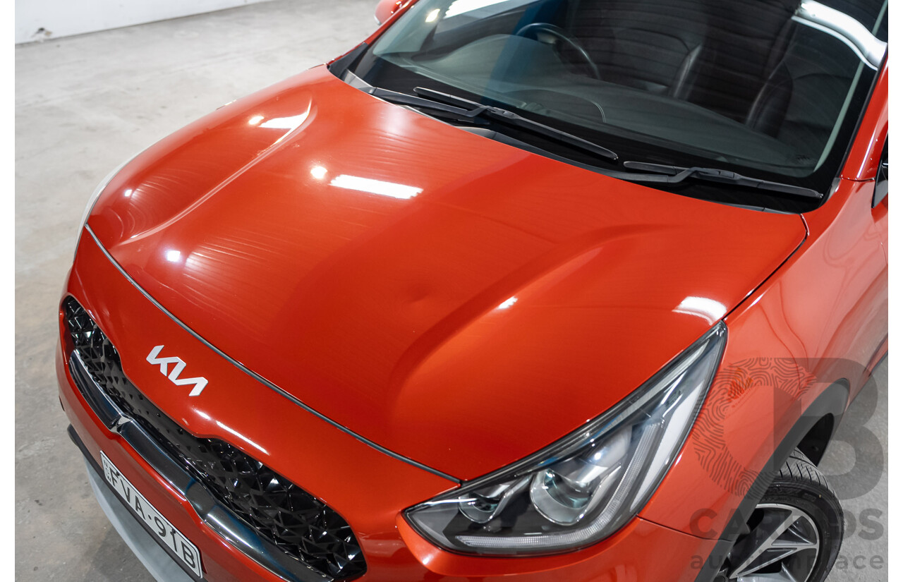 08/2021 Kia Niro HEV Sport DE MY21 4D Wagon Sunset Orange Hybrid 1.6L