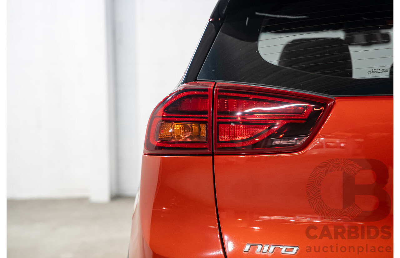 08/2021 Kia Niro HEV Sport DE MY21 4D Wagon Sunset Orange Hybrid 1.6L