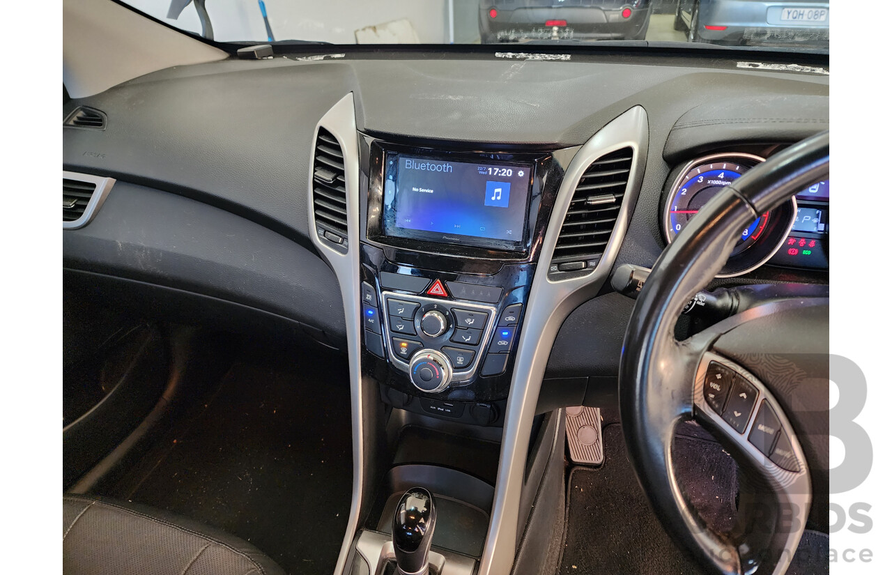 04/2014 Hyundai i30 Trophy GD MY14 5d Hatchback Blue 1.8L