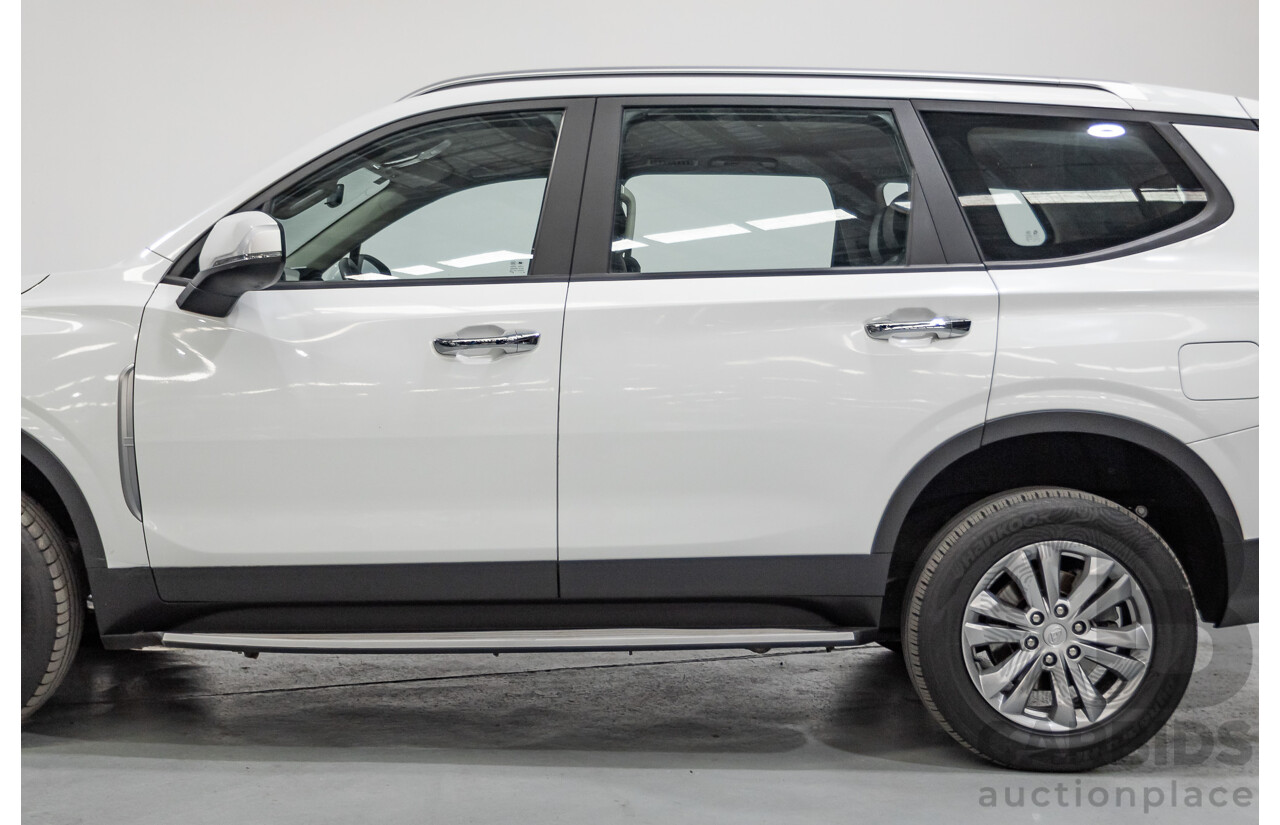 11/2021 LDV D90 Executive (RWD) SV9A 4D Wagon Blanc White Turbo 2.0L - 7-Seater