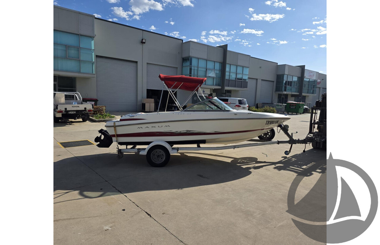 2005 Maxum 800 Bowrider, Mercruiser 3.0L Inboard