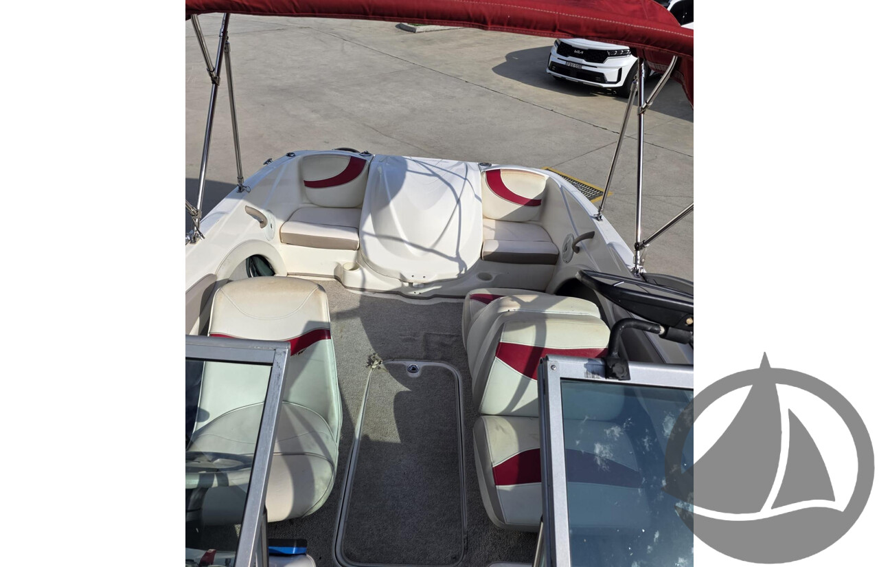 2005 Maxum 800 Bowrider, Mercruiser 3.0L Inboard