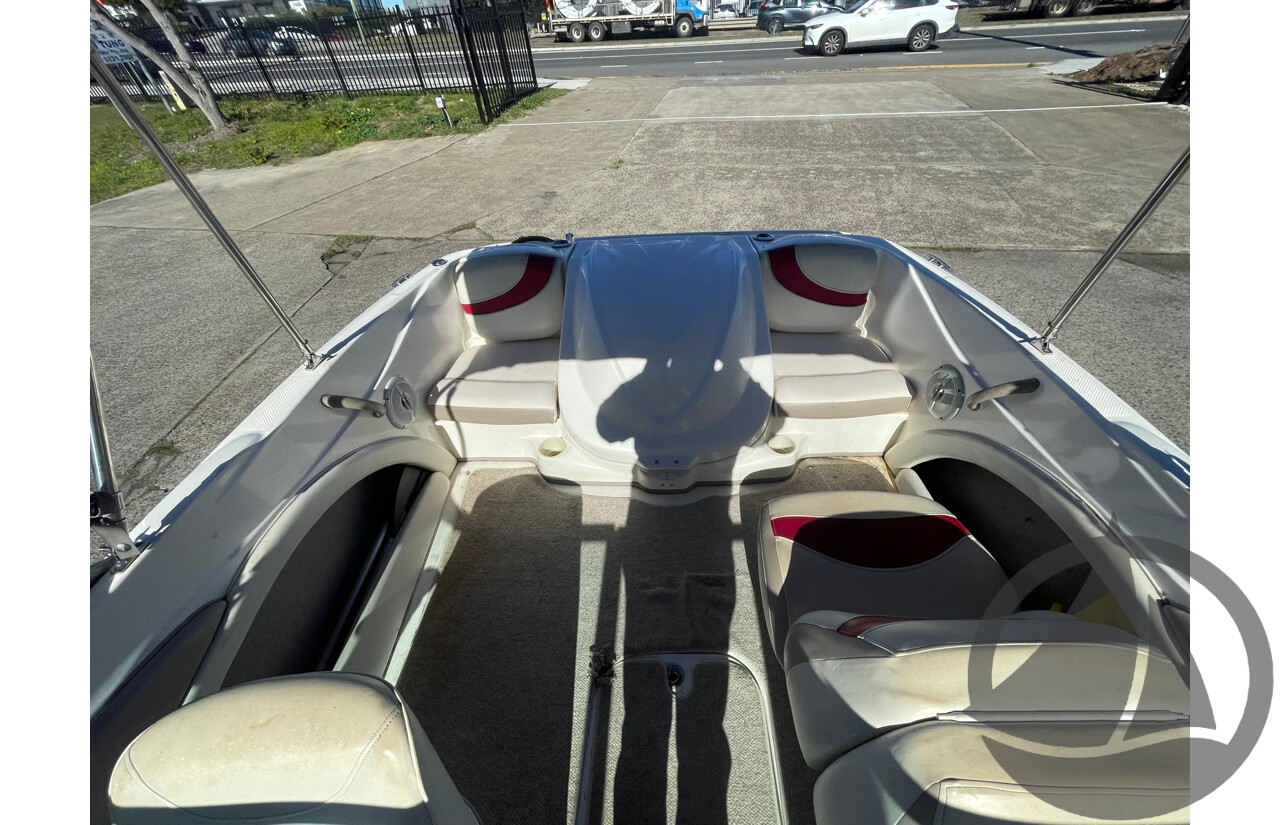 2005 Maxum 800 Bowrider, Mercruiser 3.0L Inboard