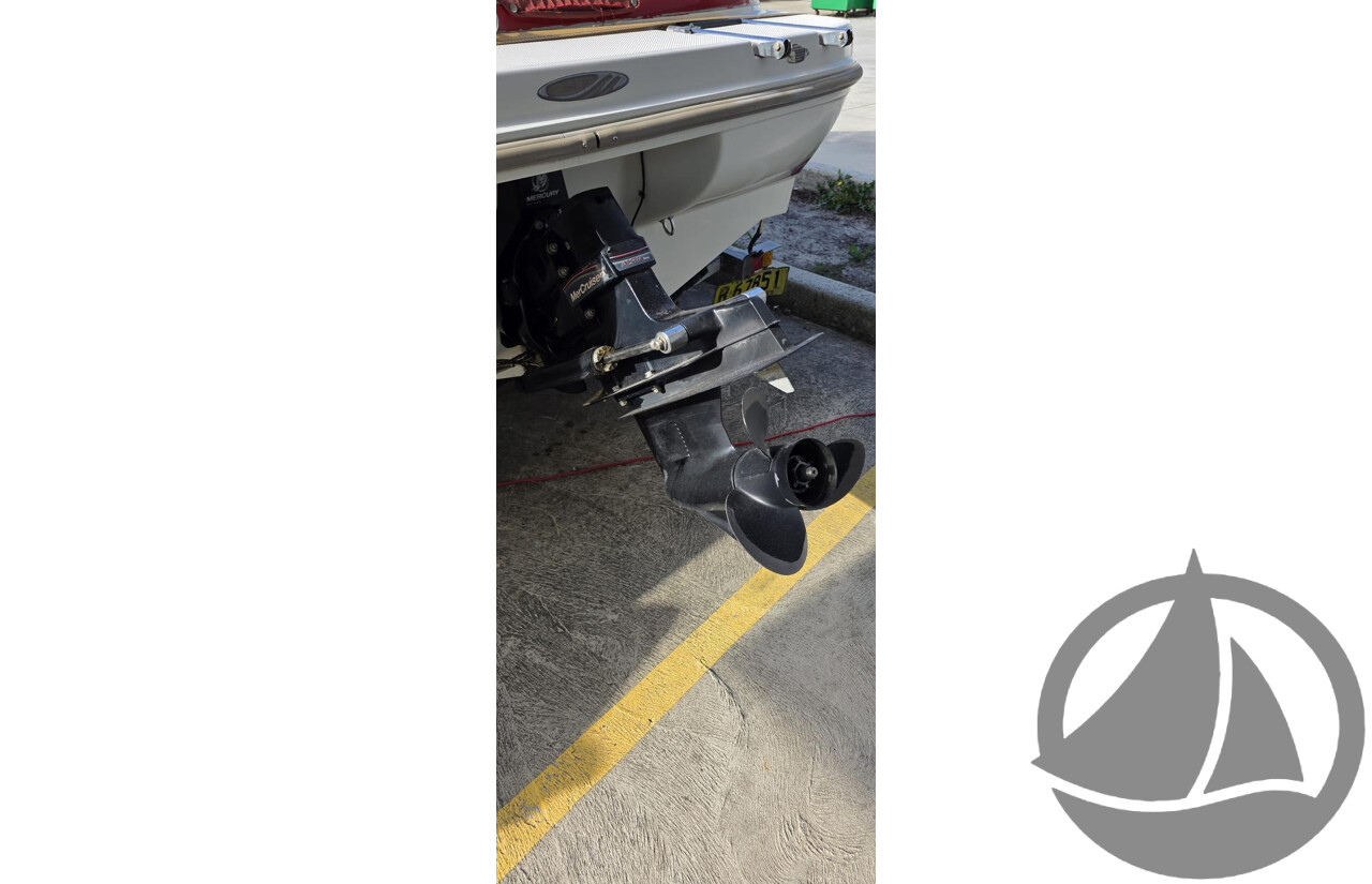 2005 Maxum 800 Bowrider, Mercruiser 3.0L Inboard