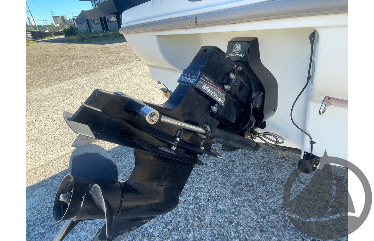 2005 Maxum 800 Bowrider, Mercruiser 3.0L Inboard