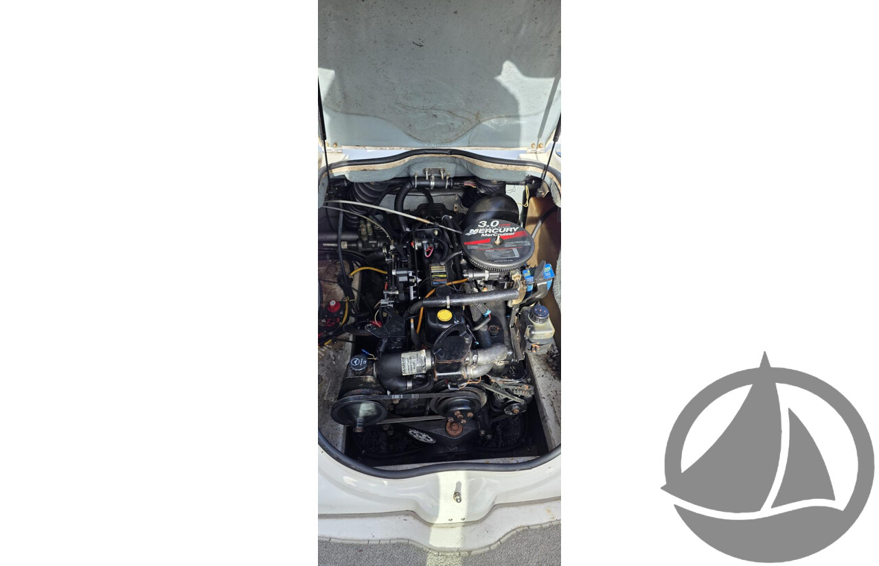 2005 Maxum 800 Bowrider, Mercruiser 3.0L Inboard