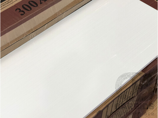 Indent White Gloss 300mm X 600mm Ceramic Wall Tiles - 14.4m2 - Brand New - ORP $936.00
