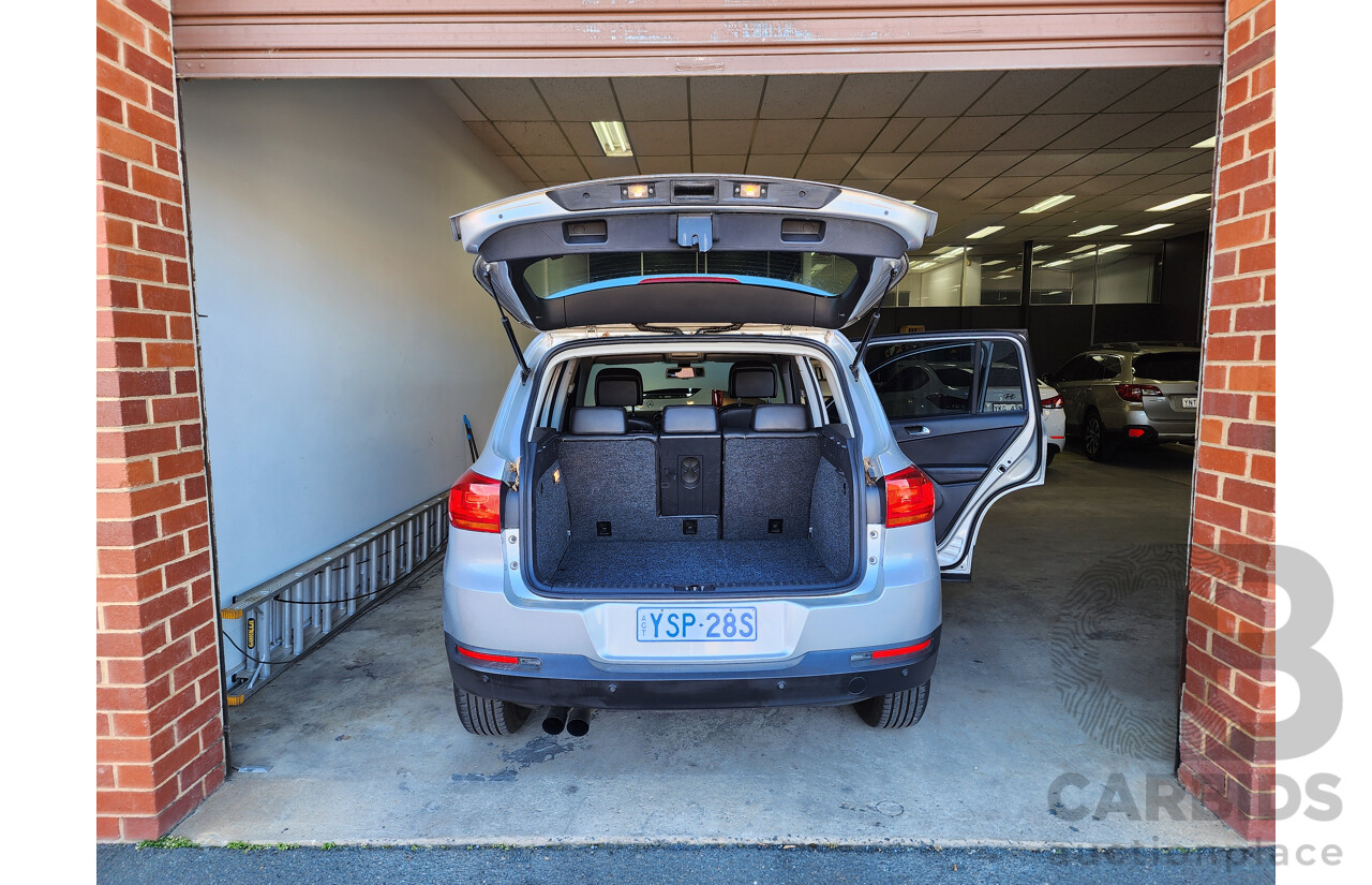 10/2011 Volkswagen Tiguan 125 TSI 5NC MY11 4d Wagon Silver 2.0L