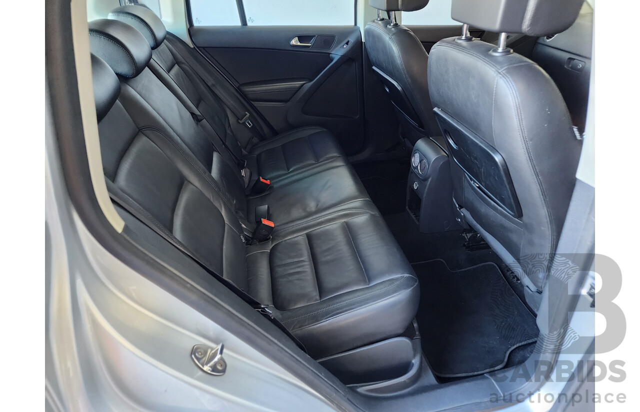 10/2011 Volkswagen Tiguan 125 TSI 5NC MY11 4d Wagon Silver 2.0L