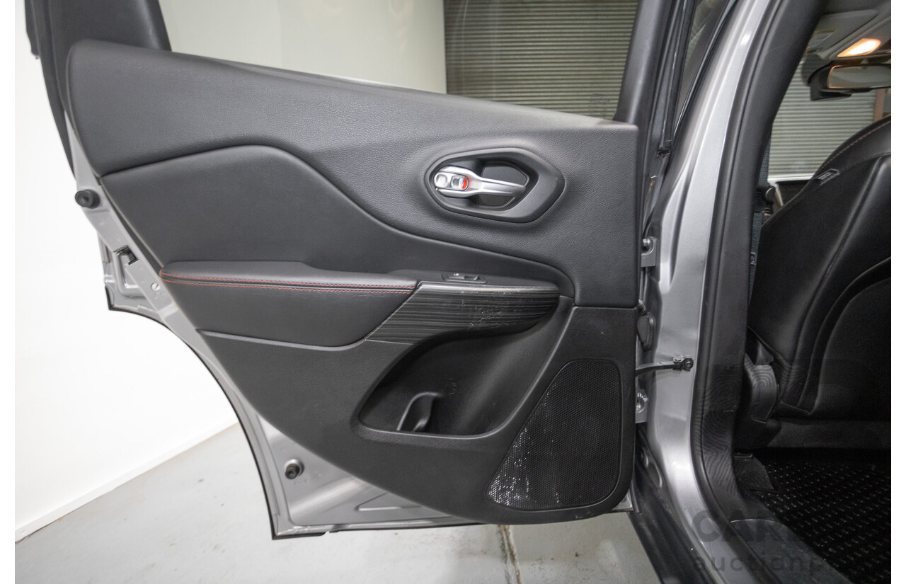 08/2014 Jeep Cherokee Trailhawk (4x4) KL 4D Wagon Billet Silver Metallic 3.2L