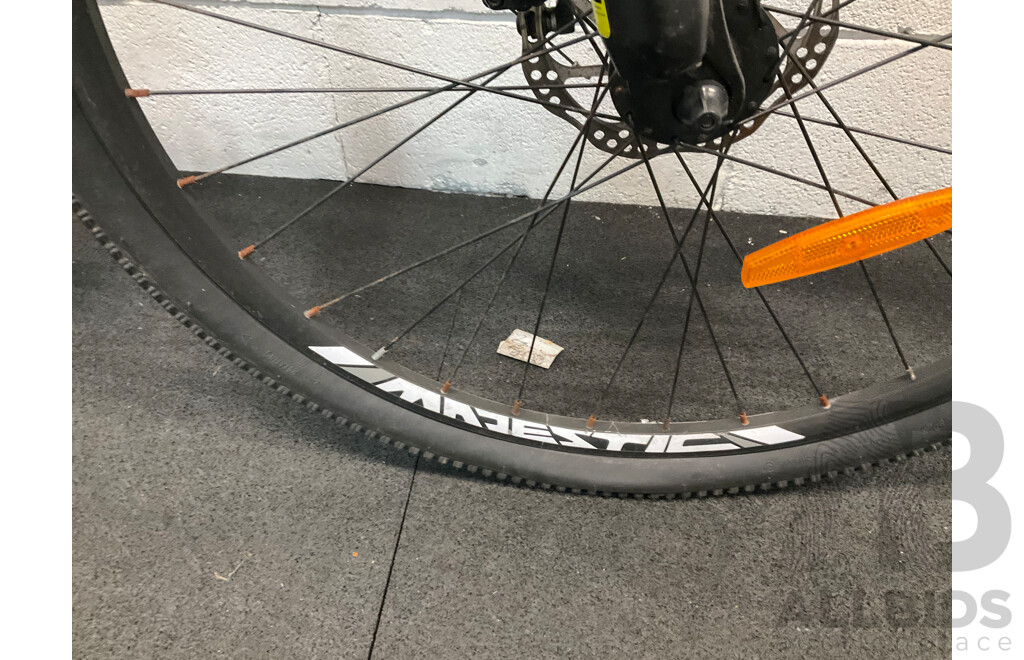 TRINX Mountain Bike