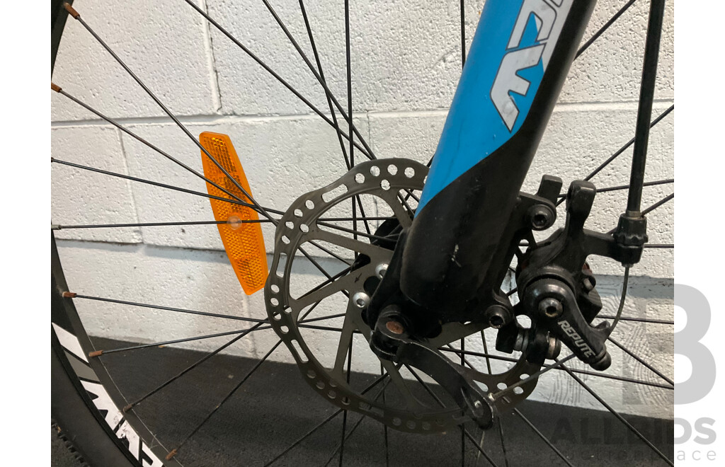TRINX Mountain Bike