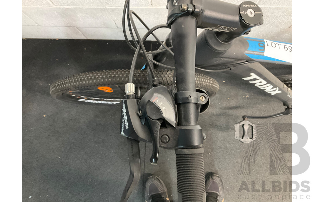TRINX Mountain Bike