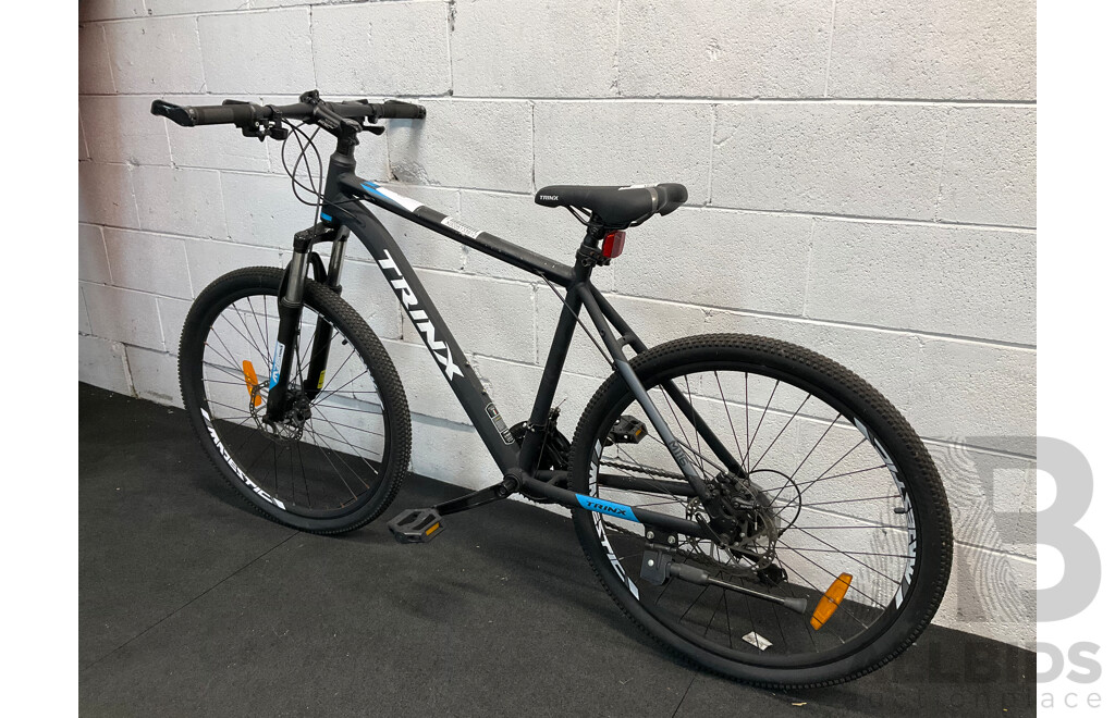 TRINX Mountain Bike