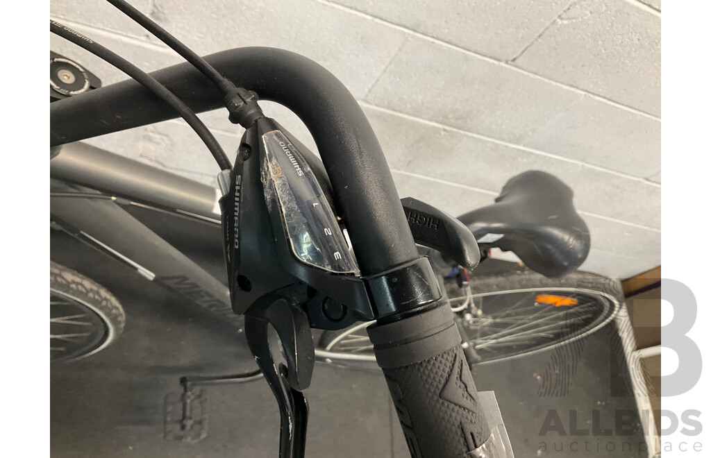 MERIDA CROSSWAY Bike ( with Customized Handlebars )