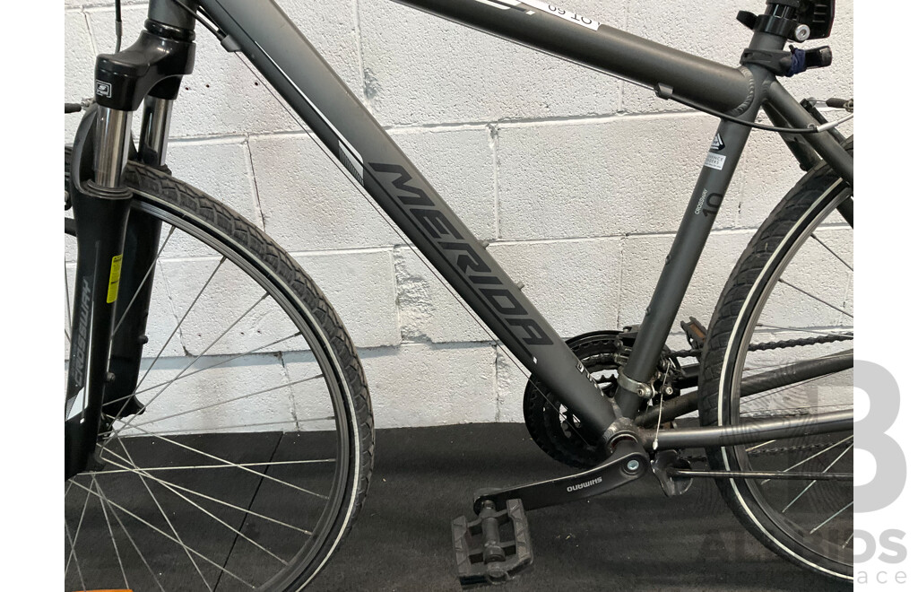 MERIDA CROSSWAY Bike ( with Customized Handlebars )