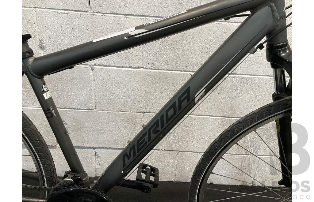 MERIDA CROSSWAY Bike ( with Customized Handlebars )