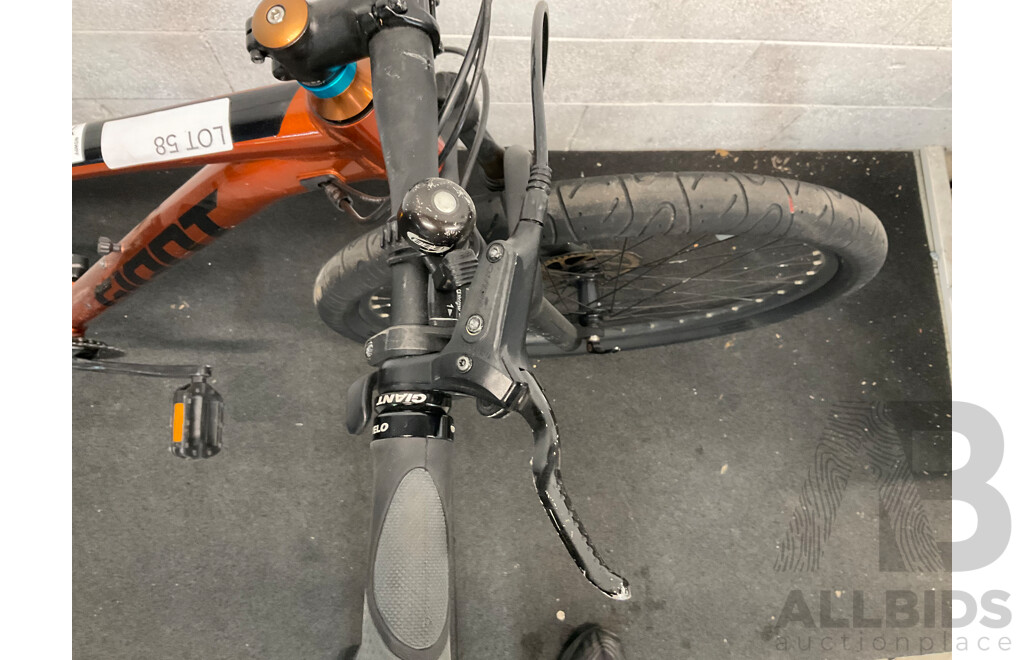 GIANT Talon Mountain Bike