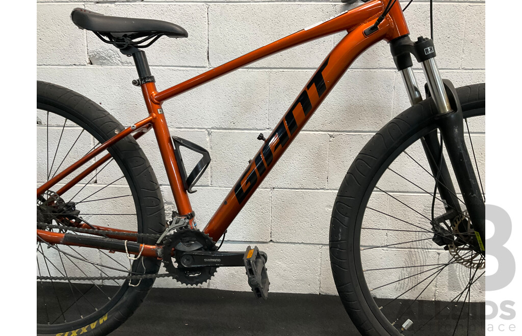 GIANT Talon Mountain Bike
