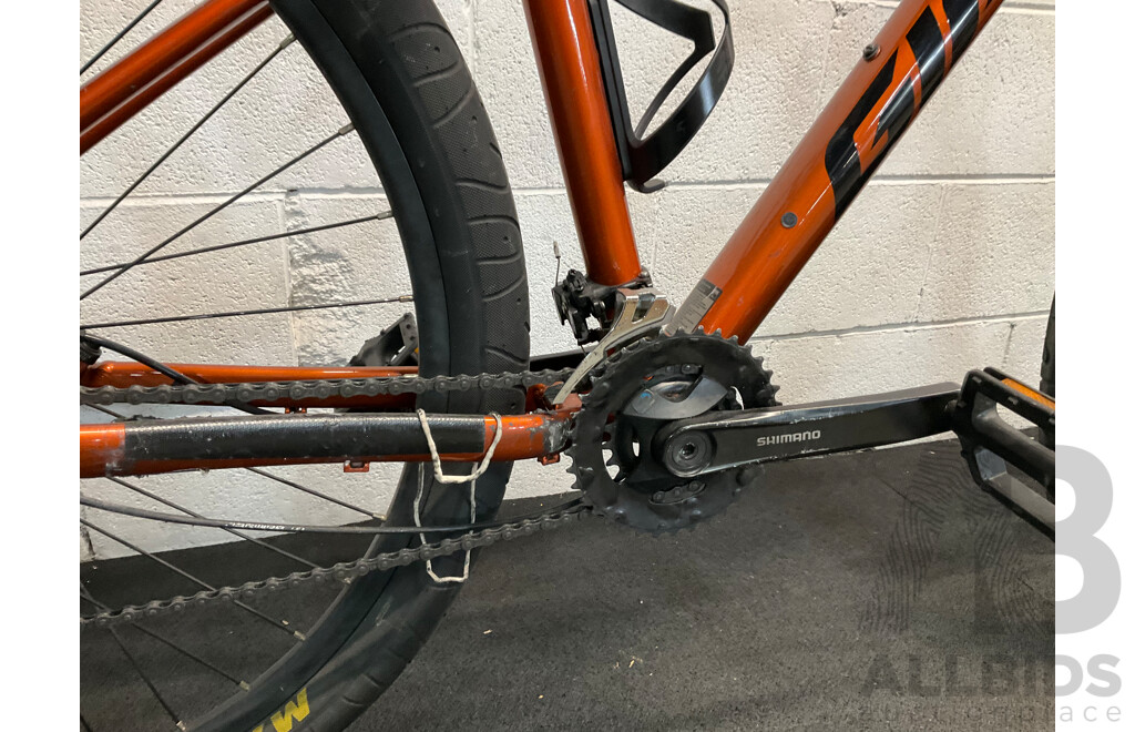 GIANT Talon Mountain Bike