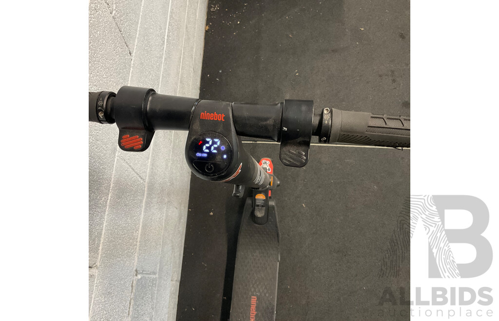APEXI Electric Scooter